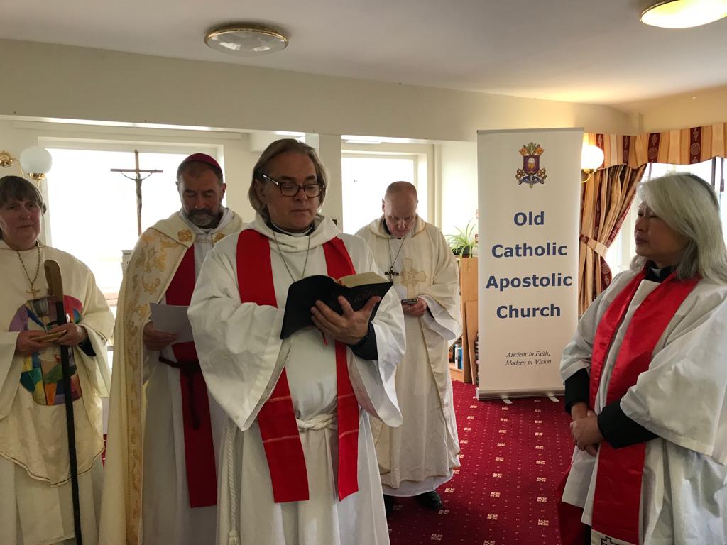 Inside Our Lady of Mt Carmel OCAC Church, Hull. (Fr. Seth second from right) Inside Our Lady of Mt Carmel OCAC Church, Hull. (Fr. Seth second from right)